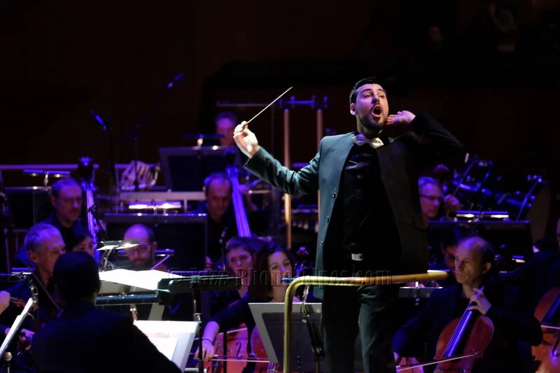 Pascal Horecka dirigiert im Auditorium de Lyon