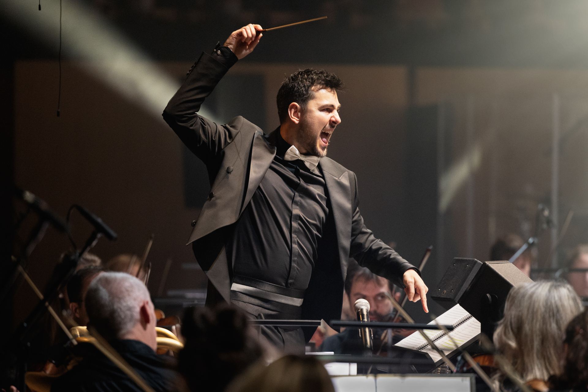 Pascal Horecka dirigeant l’orchestre